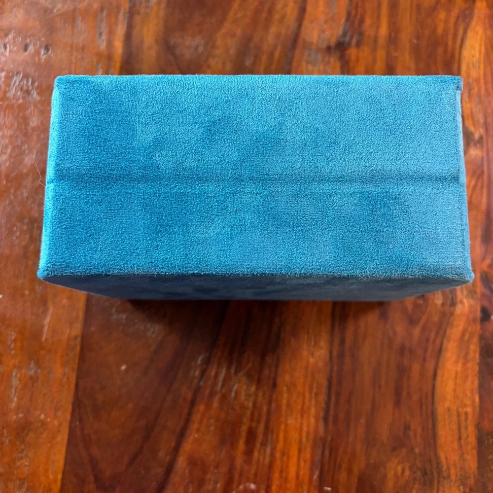 La Mer Teal Blue Velvet Luxury Jewelry Skincare Storage Box Case Hinged Lid